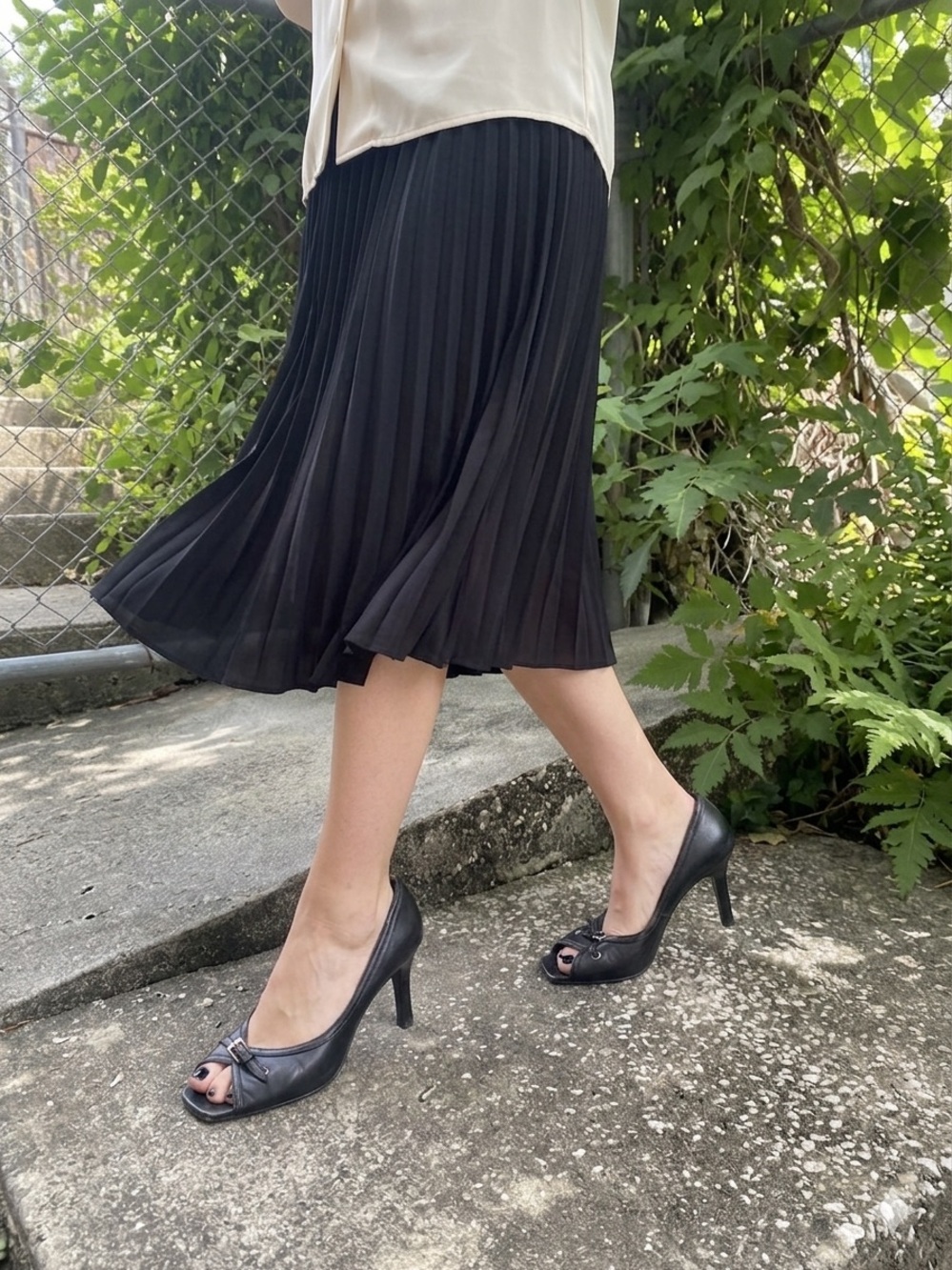 Maripe Black Peep-Toe Leather Heels - Picture 11 of 13